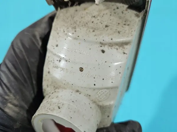 Lanterna de neblina traseira direita Jeep Grand Cherokee IV WK2 OEM 57010716AB image 6