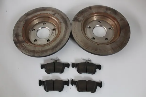 FORD NOWINY bakre bromsskivor 271mm Ford Focus MK4 image 4