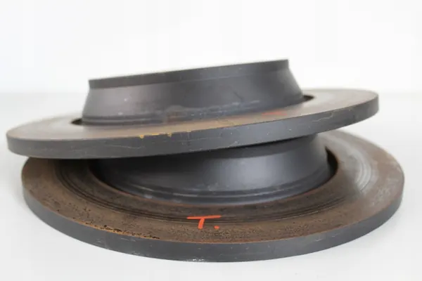 FORD NOWINY bakre bromsskivor 271mm Ford Focus MK4 image 6