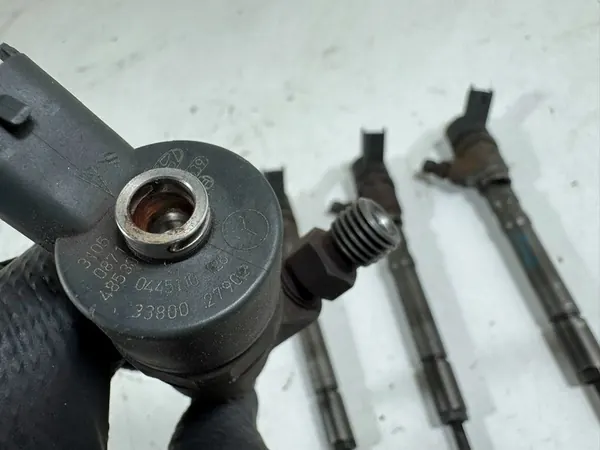 Inyector Hyundai Tucson 2.0 CRDI 3380027900 image 3