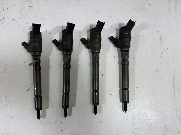 Inyector Hyundai Tucson 2.0 CRDI 3380027900 image 4