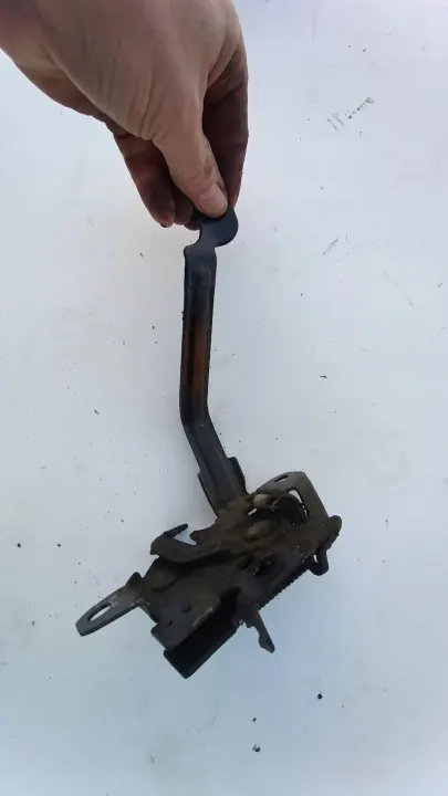 Toyota Auris II Motorkapslot OEM RYGIEL AURIS II image 3