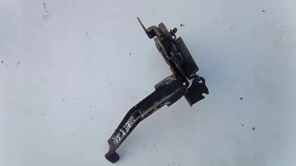 Toyota Auris II Motorkapslot OEM RYGIEL AURIS II image 4