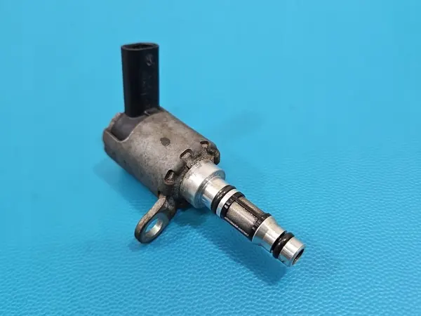 Capteur de pression d'huile OEM 06K115243T Audi image 2