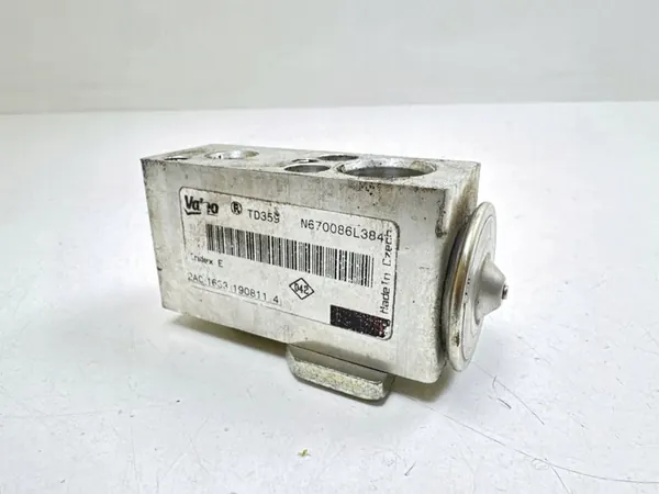 Vanne d'expansion A/C Nissan Note 2006 669732BB image 1