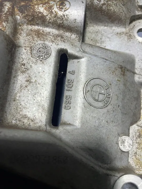 BMW Oil Pump OEM 7501569 for 5 Series E39 2.2L image 3