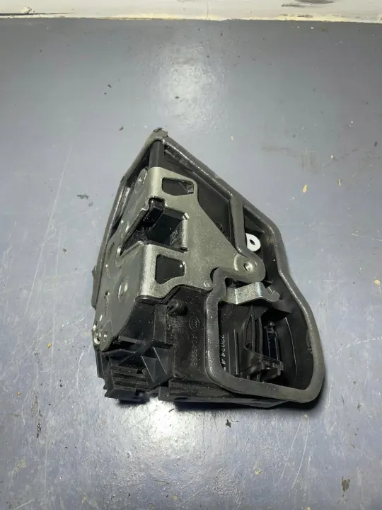 BMW Oil Pump OEM 7501569 for 5 Series E39 2.2L image 5
