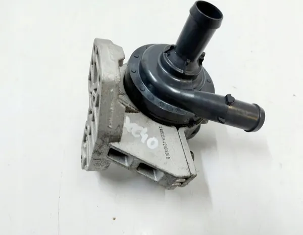 Volvo vattencirkulationspump OEM 31493259 image 3