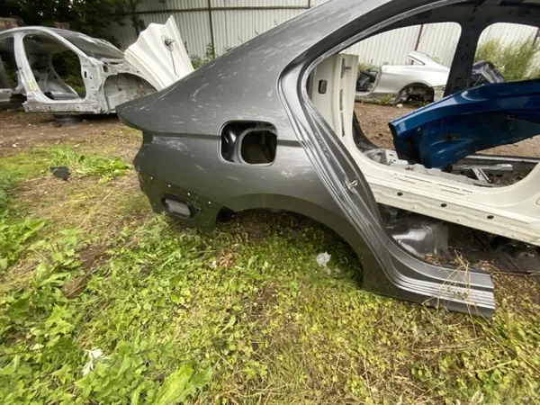 Panel de cuarto usado OEM 269326 para Škoda Octavia Mk4 image 2