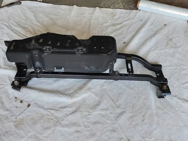 Suporte tanque AdBlue Jeep Compass II OEM 68377507AA image 2