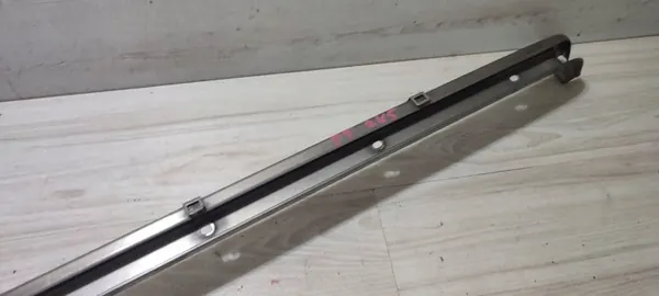 Oberer Schiebetürschiene hinten rechts OEM 26520 image 6