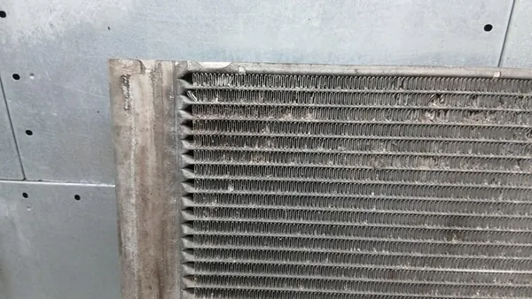 Radiador de agua Audi A8 D3 3.0 TDI OE 4E0121251 image 2