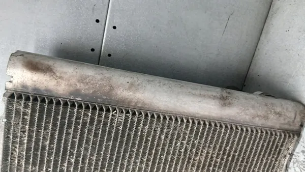 Radiador de agua Audi A8 D3 3.0 TDI OE 4E0121251 image 5