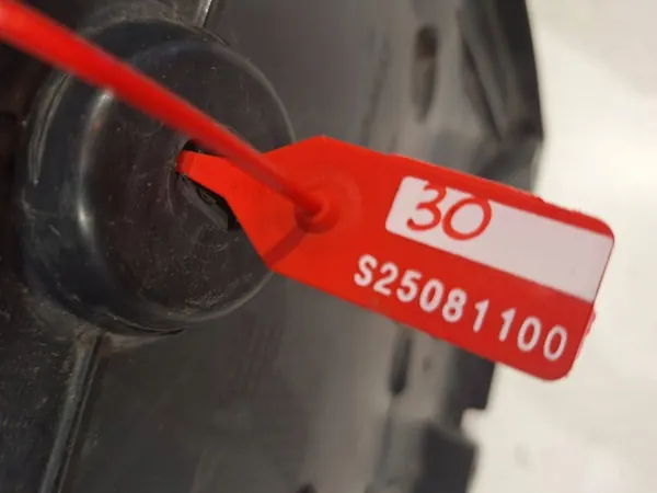 Couvercle de réservoir AdBlue Renault Master III IV 2019- 784140209R image 4