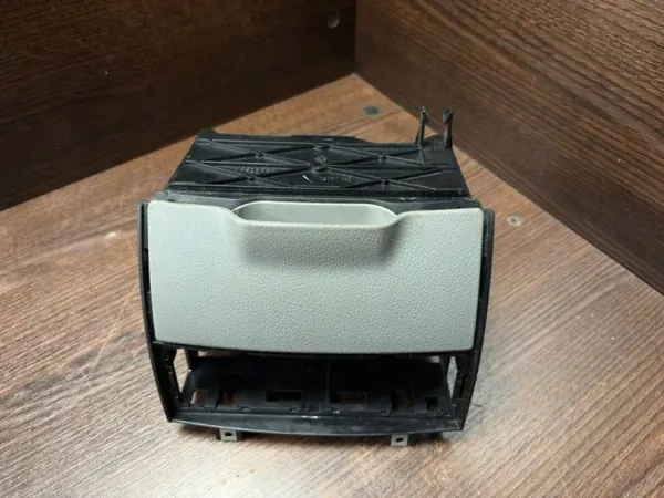 Instrumentbräda dryckeshållare Fram Volkswagen Crafter OEM 9066800558 image 2