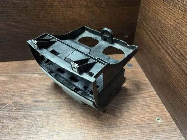 Instrumentbräda dryckeshållare Fram Volkswagen Crafter OEM 9066800558 image 5