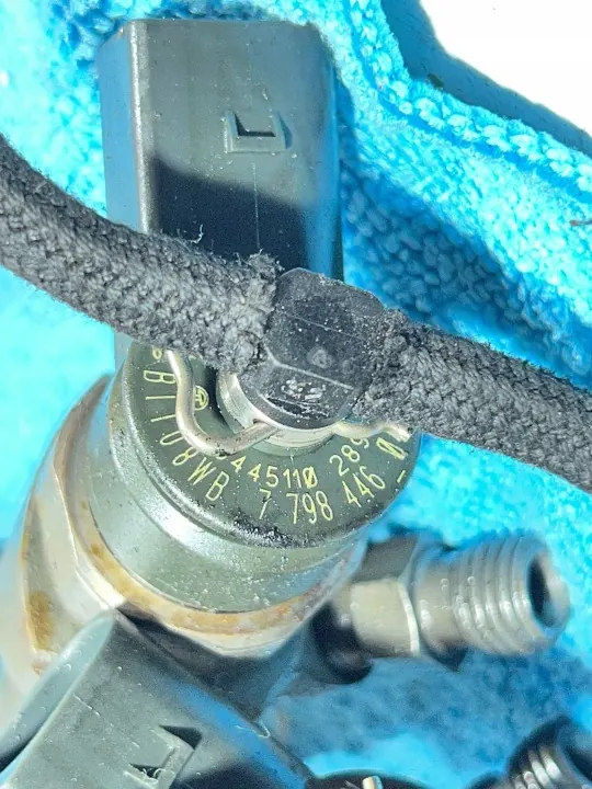 Pompe de rampe d'injection BMW N47D20A OEM 7797874 7798446 image 7