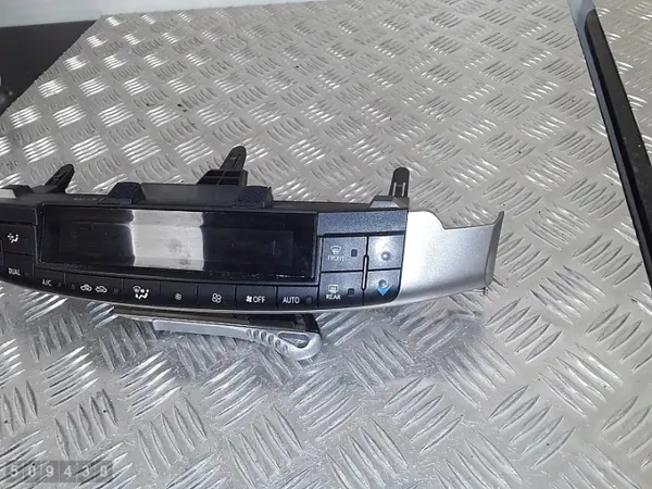 Module de contrôle AC Lexus CT200h OEM 5590076090 image 3