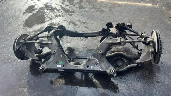 Sous-châssis arrière Tesla Model 3 OEM 134458000B image 2
