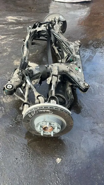 Sous-châssis arrière Tesla Model 3 OEM 134458000B image 3