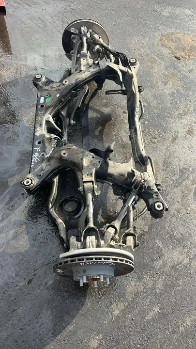 Sous-châssis arrière Tesla Model 3 OEM 134458000B image 5