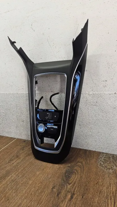 Peugeot 308 T9 keskikonsolin runko OEM 98088089XU image 3