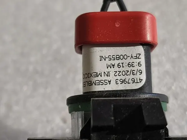 Luz de matrícula Nissan Frontier OEM ZFY-00855-NI image 3