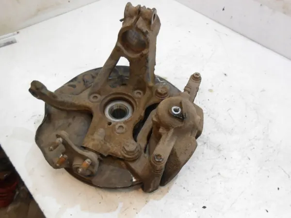 Cubo dianteiro esquerdo SEAT LEON III 5Q0407255R Usado image 10