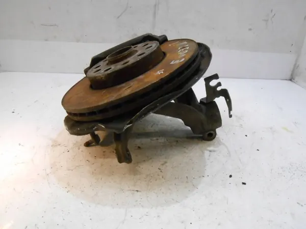 Cubo dianteiro esquerdo SEAT LEON III 5Q0407255R Usado image 3