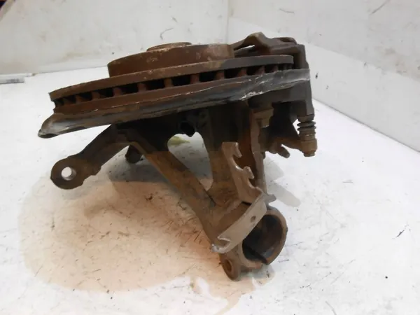 Cubo dianteiro esquerdo SEAT LEON III 5Q0407255R Usado image 4