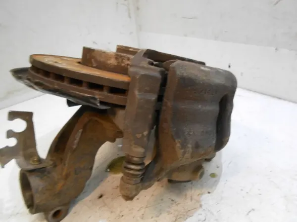 Cubo dianteiro esquerdo SEAT LEON III 5Q0407255R Usado image 6