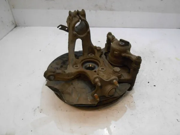 Cubo dianteiro esquerdo SEAT LEON III 5Q0407255R Usado image 8