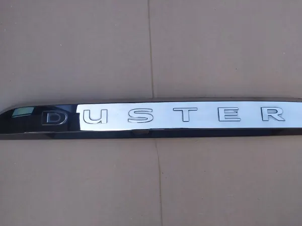 OEM 848102248R Garniture Chrome de Hayon pour Duster II image 4