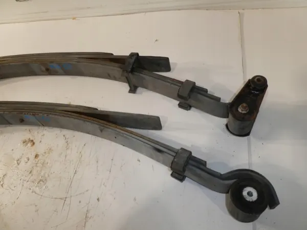 VW Amarok 2H Lehtijousi OEM 2H0511151 - Käytetty image 3