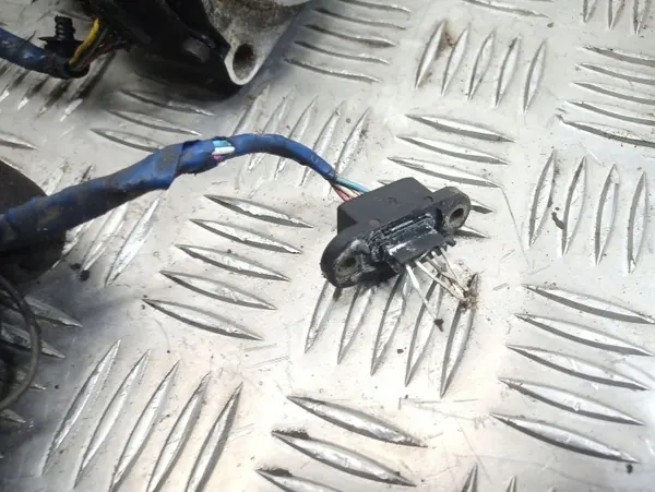 Pieza electrónica dirección OEM K00116140128 Subaru image 3
