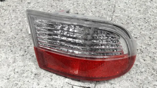 AV7915500AC Oikea peruutusvalo Mazda BT-50 2011 image 9