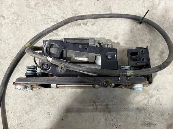 Compressore di sospensione BMW OE 6864215 image 3