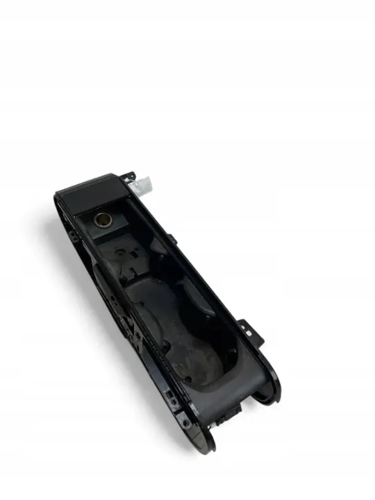 Sujetavasos Volvo XC90 OEM 31389958 Salpicadero image 6