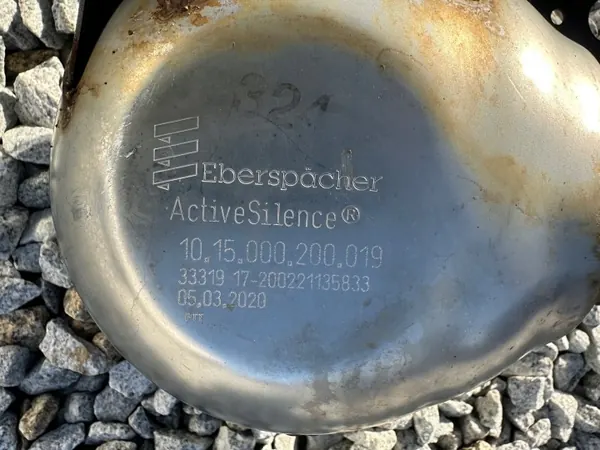 Pakoputken kaiutin OEM 4M8253411 Lamborghini Urus image 6