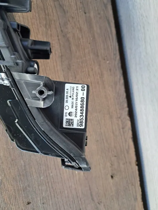 Lancia Ypsilon LED DRL OEM 9853488680 - Usado image 10
