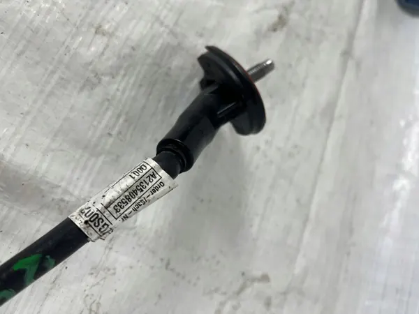 Cable de abrazadera Mercedes OEM A2135408533 - Usado image 3
