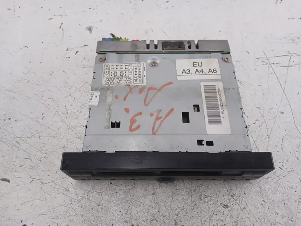 Radio de fábrica Audi A6 C5 OEM 4B0035186 image 3