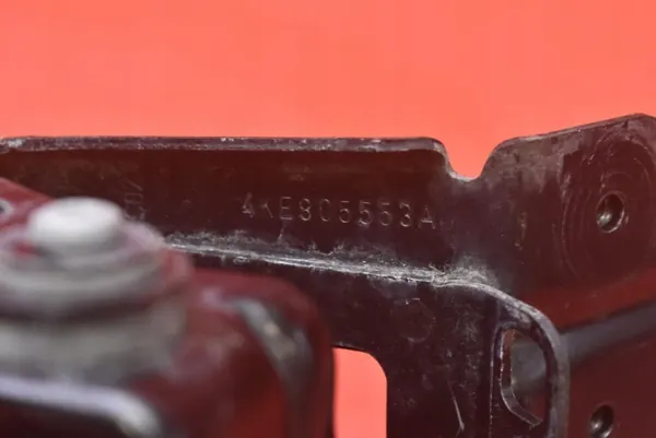 Support de Pompe à Eau OEM 4KE805851A Audi image 10
