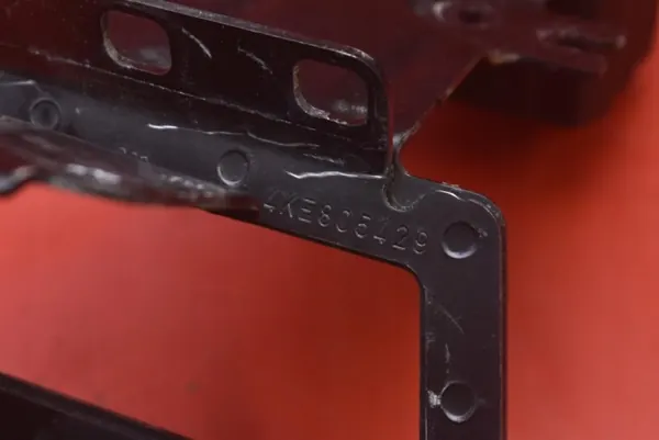 Support de Pompe à Eau OEM 4KE805851A Audi image 9