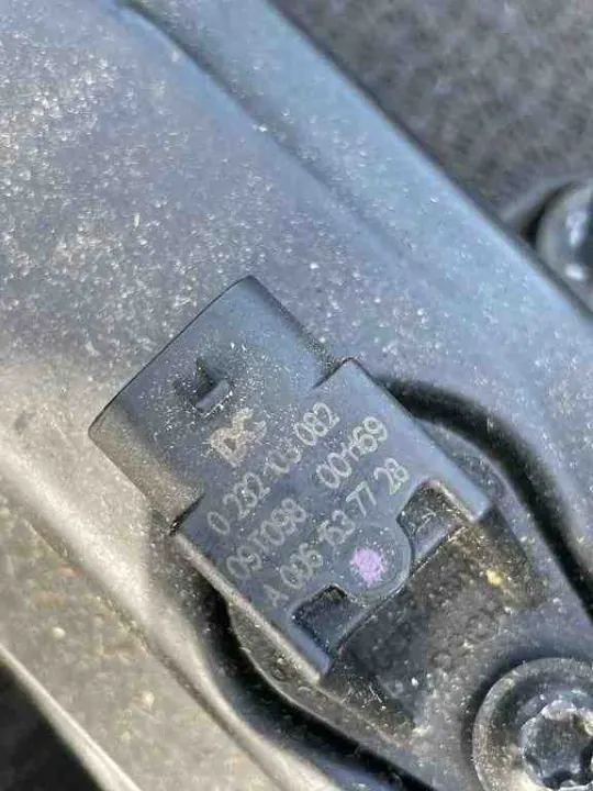 OEM A6510103103 Nockenfolgerabdeckung Mercedes C W204 image 4