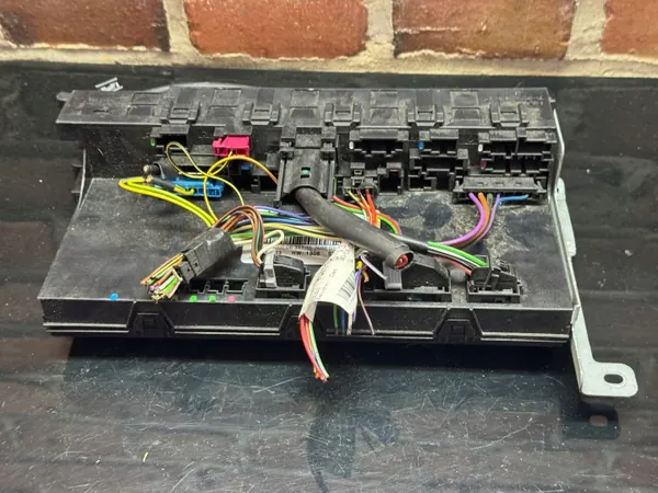 Mercedes SAM-modul OEM 1715451301 för R171 image 2