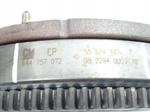 OPEL INSIGNIA A 2.0T Kaksimassavauhtipyörä image 2