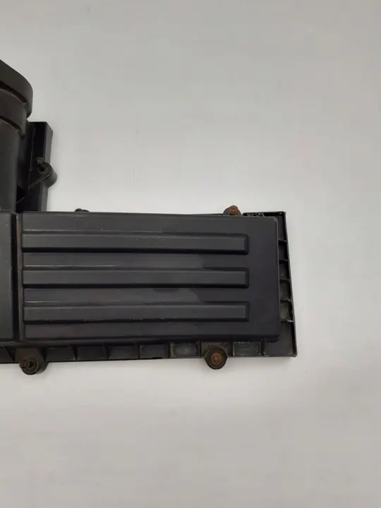 Ilmansuodattimen kotelo Volkswagen PASSAT B7 image 3