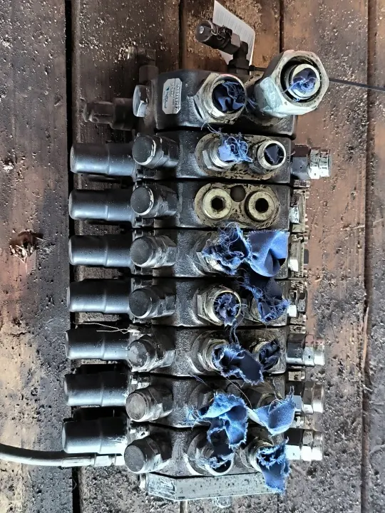 OEM 54928 HYDRO CONTROL Verdeelstuk voor Volvo FE 300 image 7