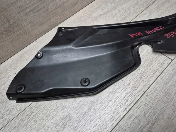 Ferrari 458 Italia Spider vänster lock OEM 82277400 image 10